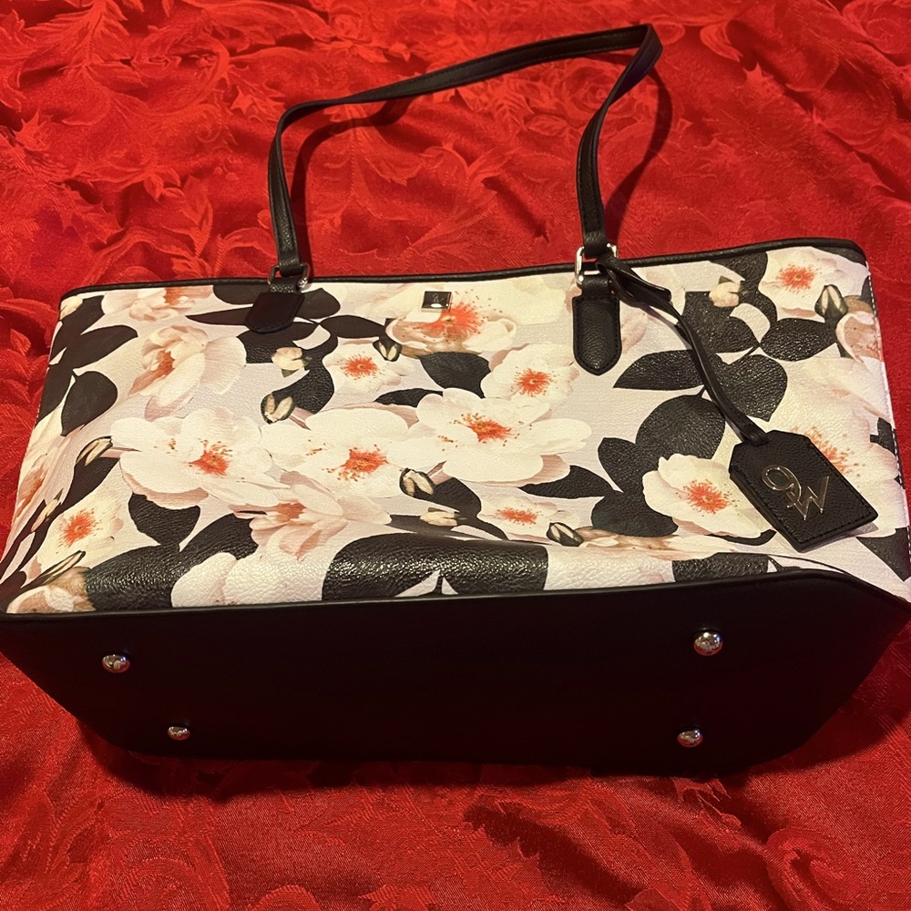 Nine West Floral large tote bag. Cream color with black and red floral colors.